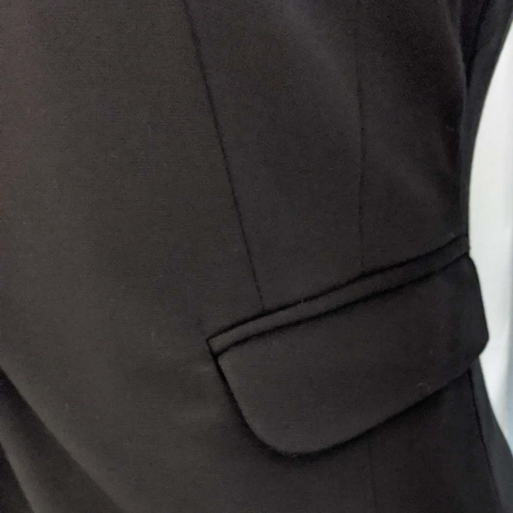 H & M Black Blazer - Picture 6 of 6